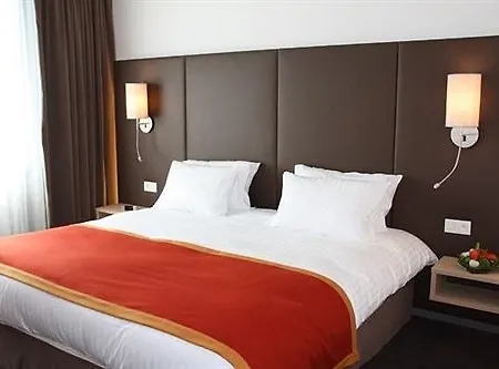 De La Source فرانكورشومب